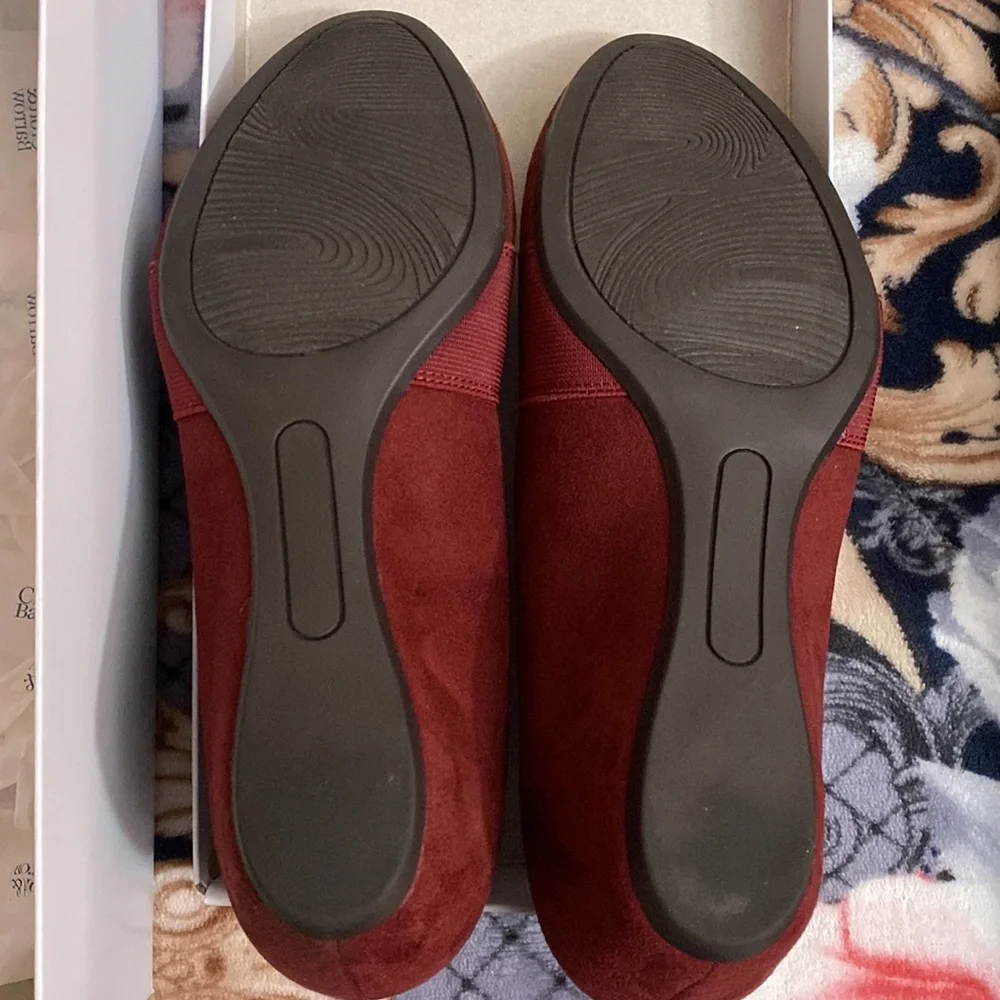 Croft and Barrow style icebergmint in the color burgundy. Wedge style shoes. 9 - Picture 2 of 7